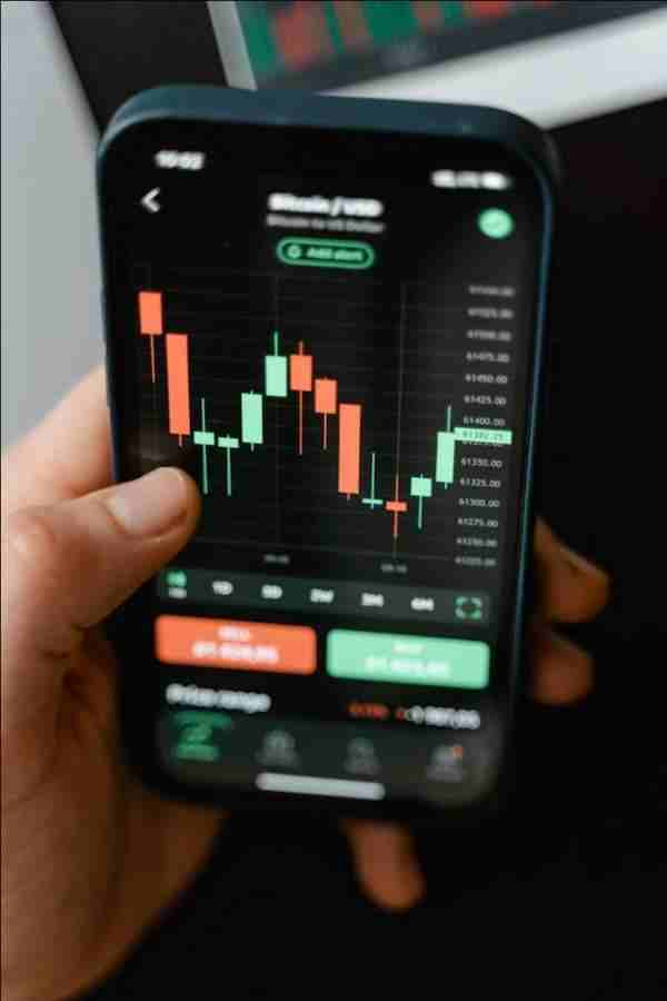 让客户能安全地向信任的应用授予银行账户数据访问权限